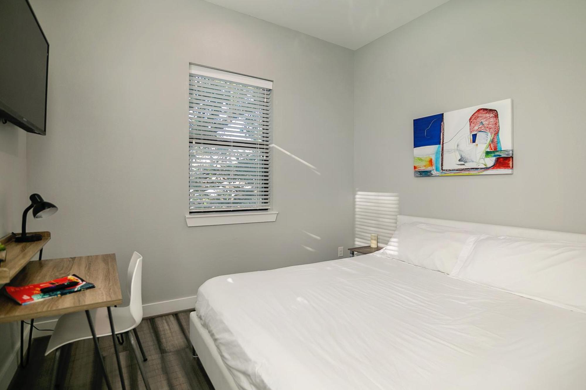 Montrose Guesthouse Suites By Dunyha Houston Exteriör bild