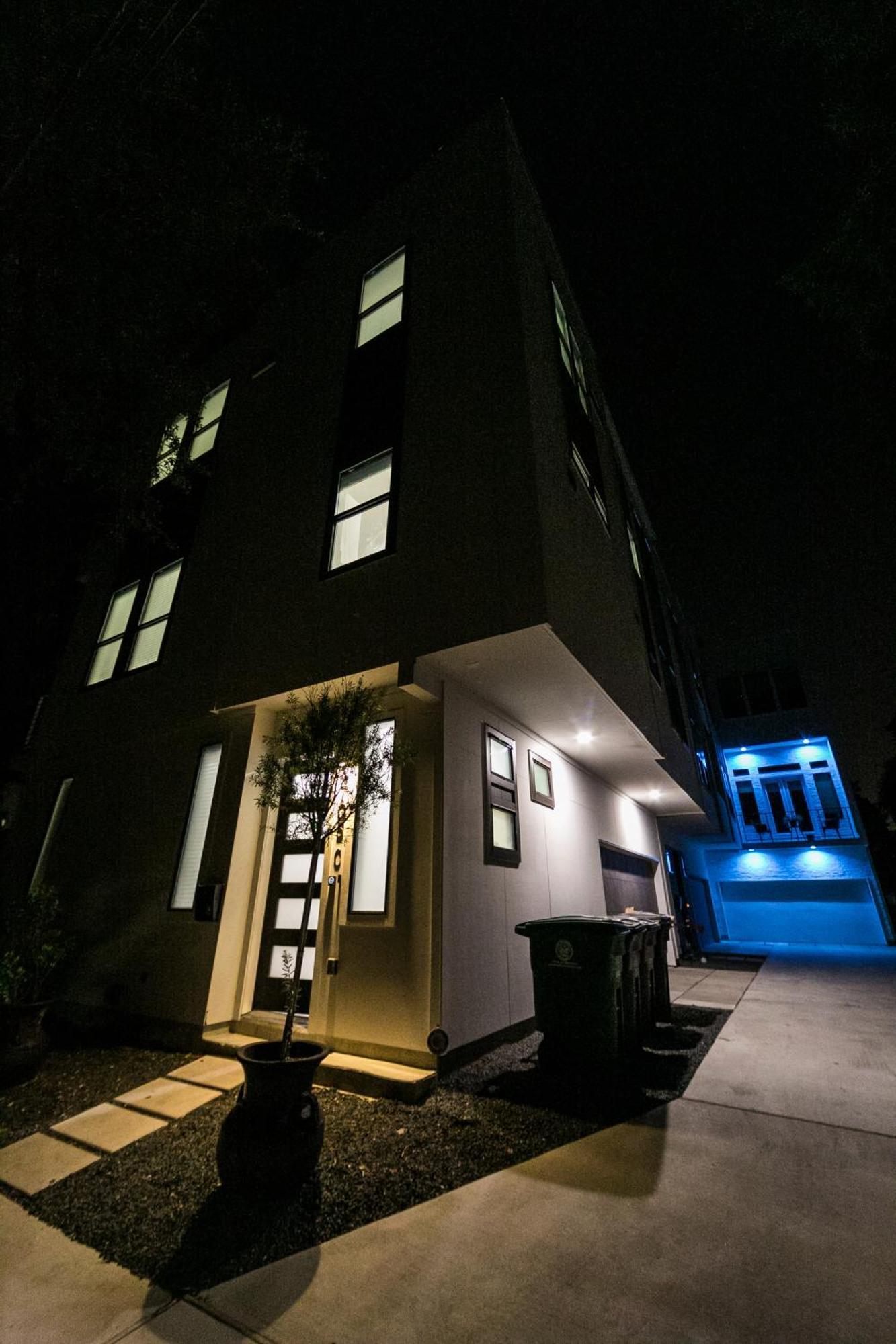 Montrose Guesthouse Suites By Dunyha Houston Exteriör bild