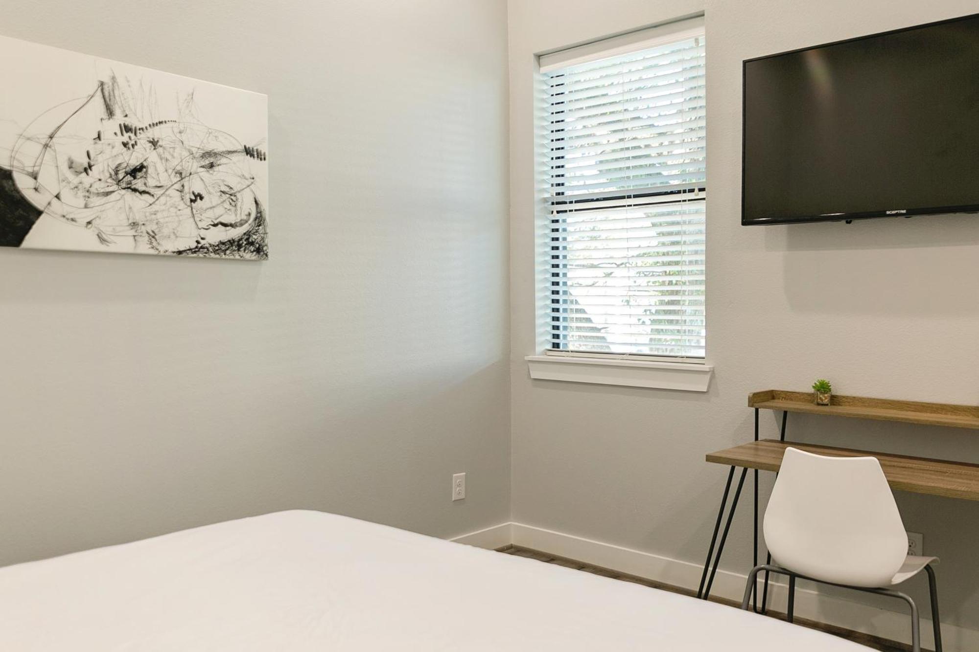 Montrose Guesthouse Suites By Dunyha Houston Exteriör bild