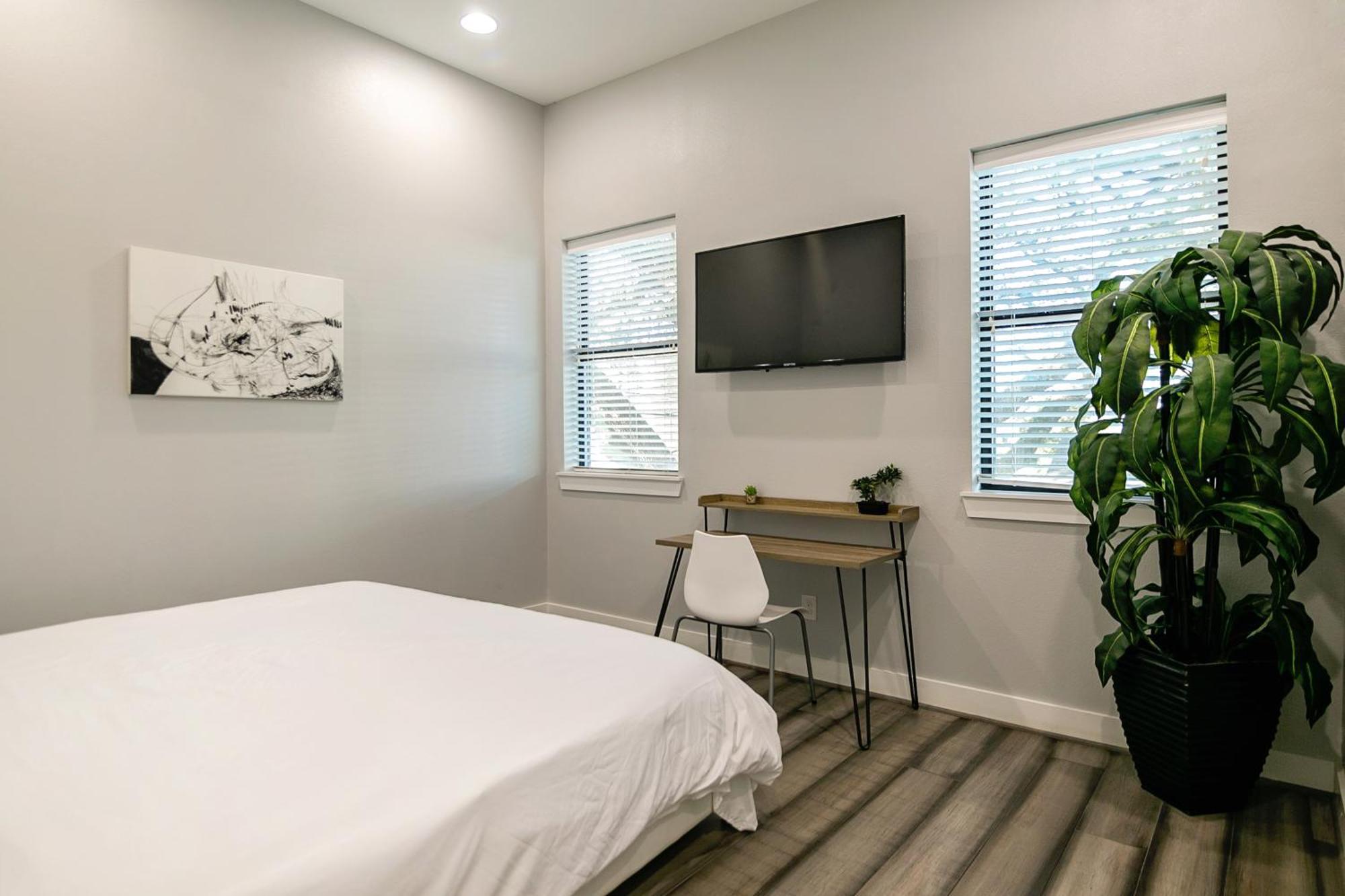 Montrose Guesthouse Suites By Dunyha Houston Exteriör bild