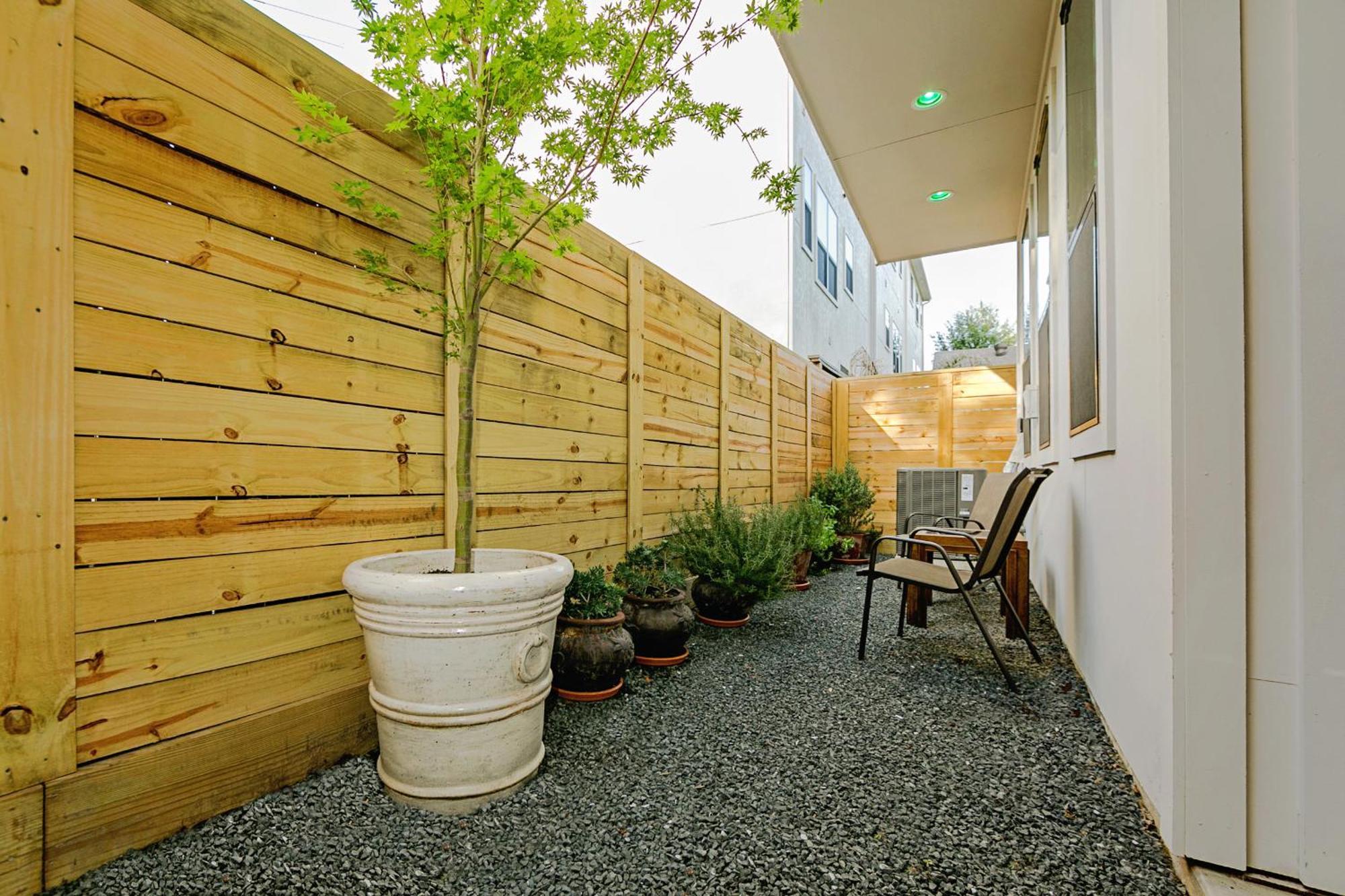 Montrose Guesthouse Suites By Dunyha Houston Exteriör bild
